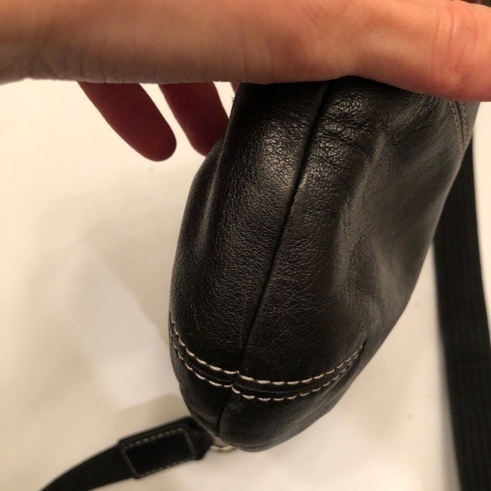 Coach black leather pleated soho crossbody bag - Picture 3 of 10